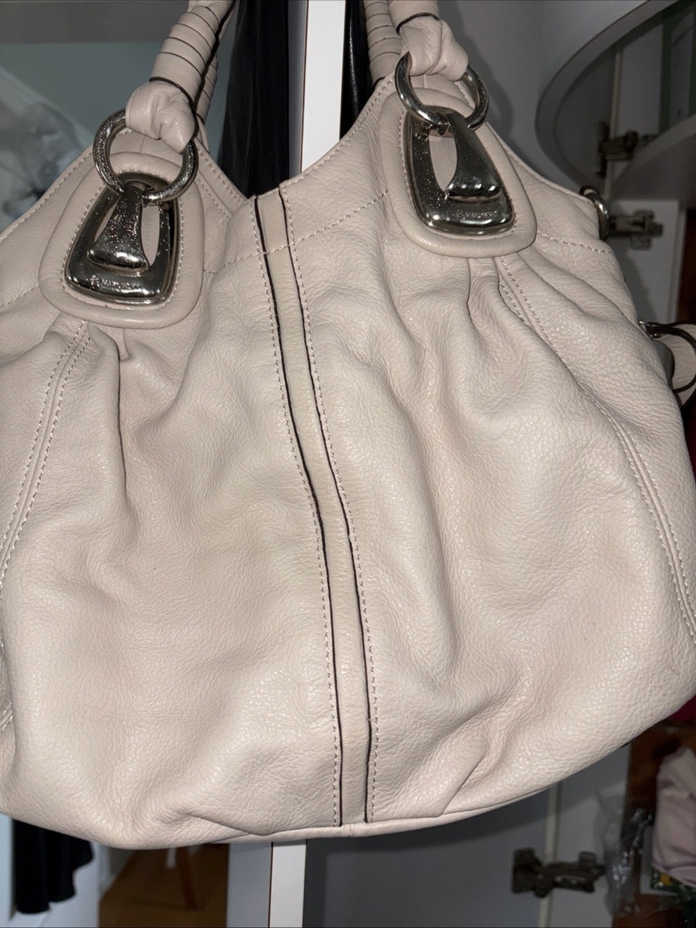 B Makowsky Cream Leather Shoulder Bag